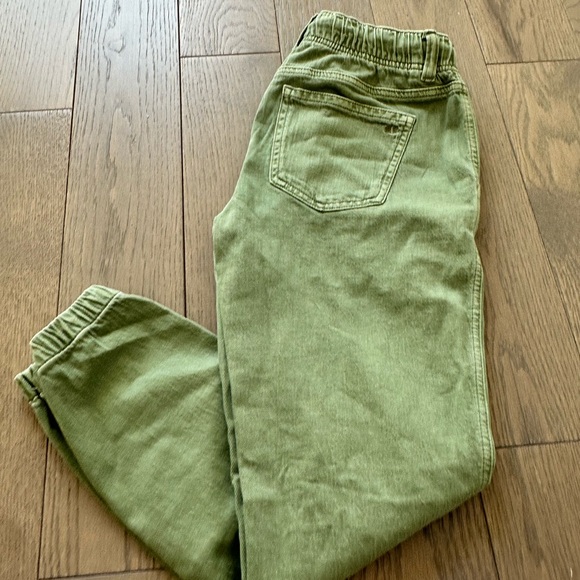 American Eagle Outfitters Denim - NWT American Eagle green jogger jeans!